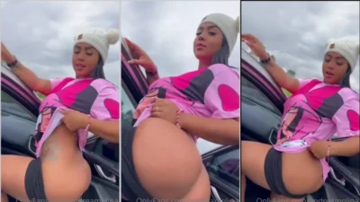 Andreamolina in the car showing the big ass