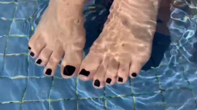 Video with White Fairy in all hot pool