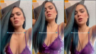 YAYAKZROO Sitting very strongly