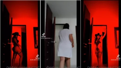 Yesika22247 super sexy in the red room