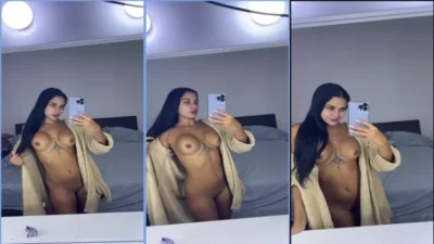 In front of the mirror, the dubraska shows everything very naughty